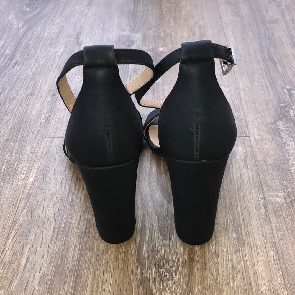 Chunk heel Black Sandal - Picture 3 of 4